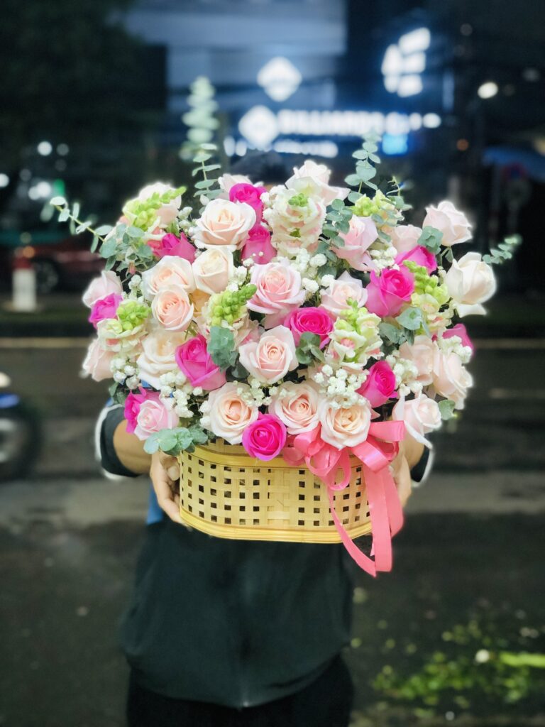 Giỏ hoa chúc mừng tại Quận 1