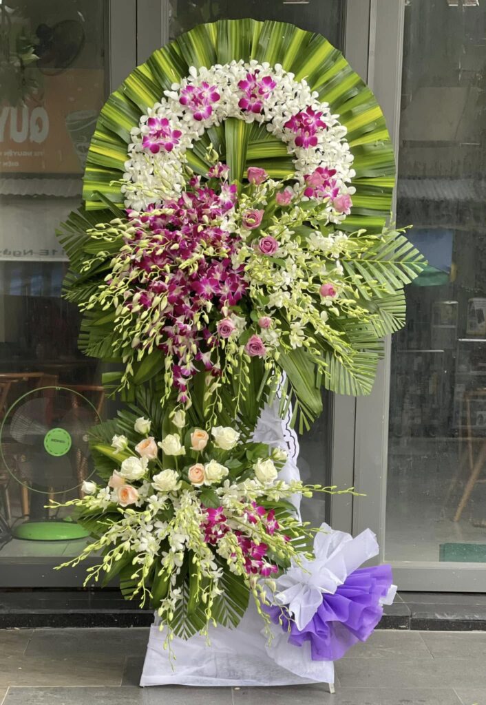Kệ hoa viếng tại shop hoa Kiến Tường