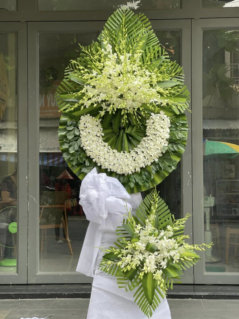 Kệ hoa chia buồn tại Quận 8