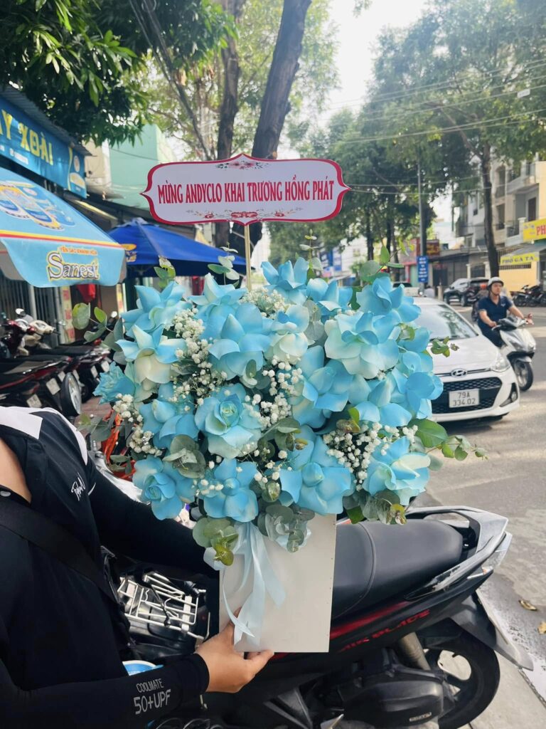 Giỏ hoa chúc mừng tại Shop Hoa Cà Mau