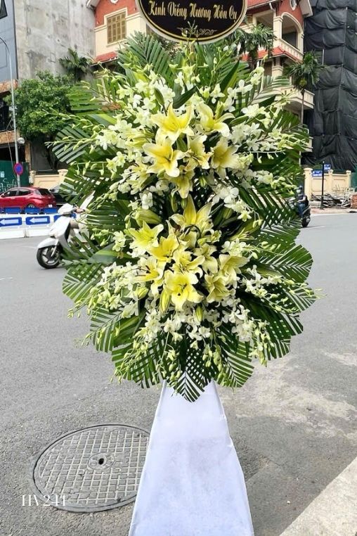 Kệ hoa viếng tại shop hoa Sơn Tây Quảng Ngãi